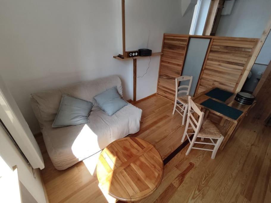 Studio Sympa Avec Petit Dejeuner Entre Canal Et Loire Roanne Bagian luar foto